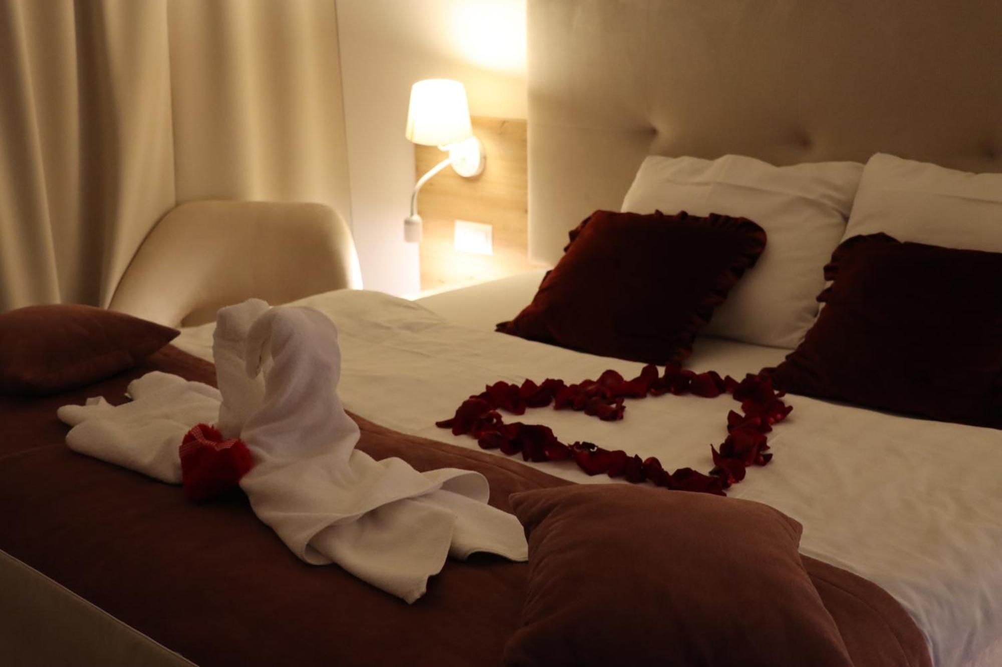Askana - Basen, Sauny, Jacuzzi Białka Esterno foto